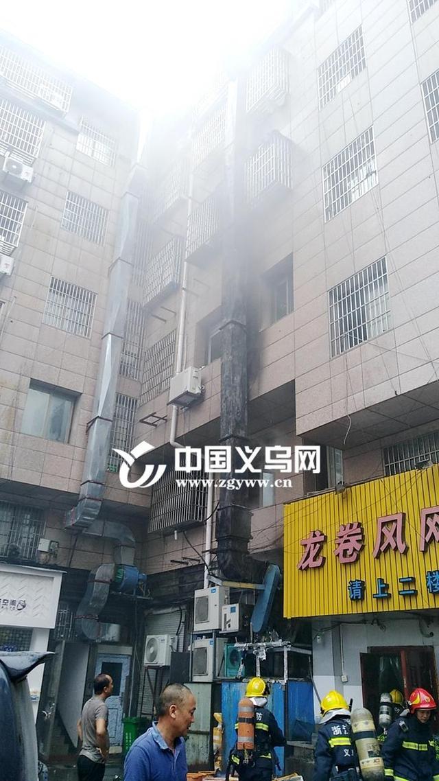湯在鍋里熬 人在睡大覺 義烏一廚師過失引發(fā)火災(zāi)被拘留十日